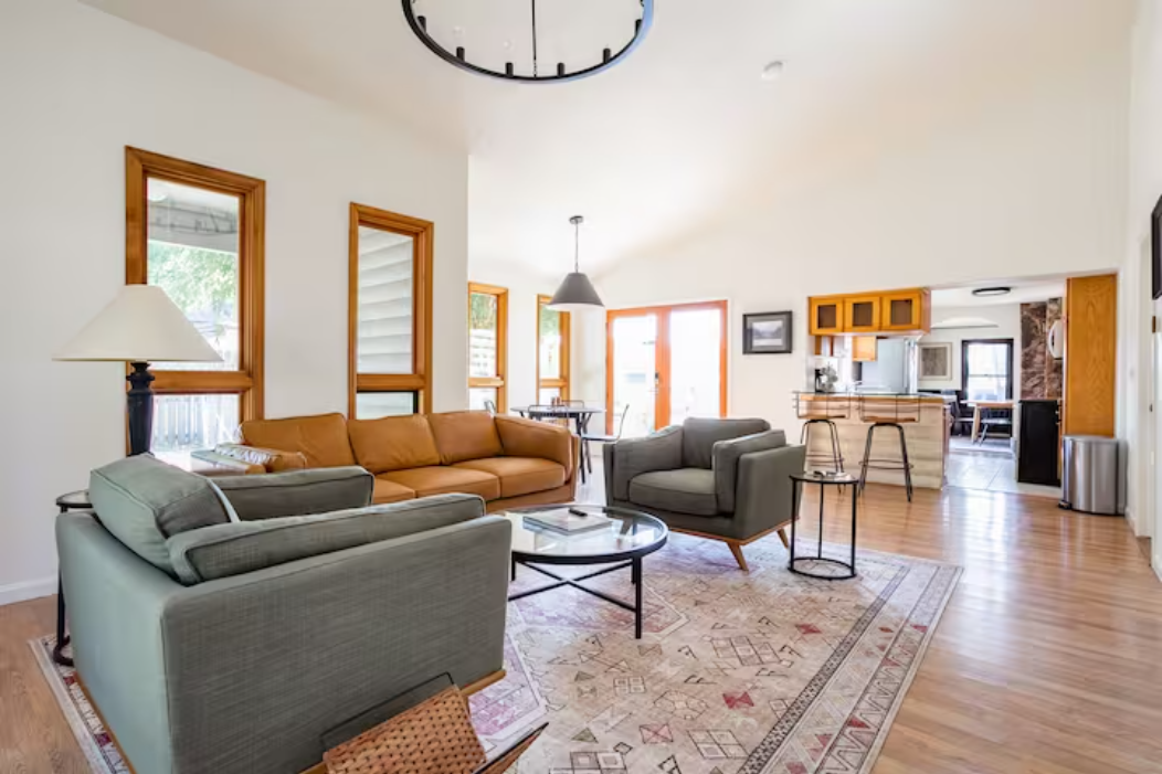 Maple Cabin living room