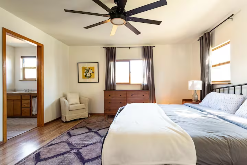 Master suite with king bed and en-suite